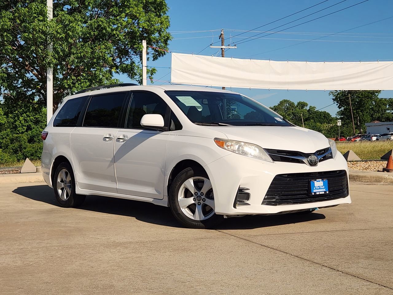 Used 2019 Toyota Sienna LE w/ LE Preferred Package