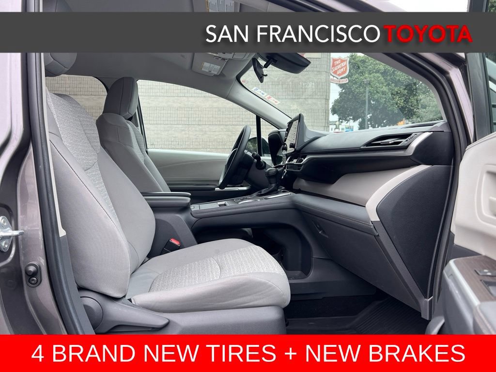Certified 2021 Toyota Sienna LE FWD image 21