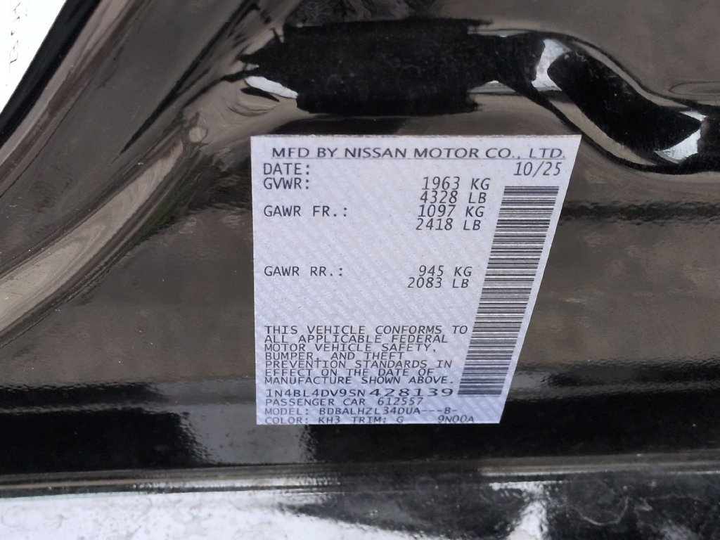 Used 2025 Nissan Altima 2.5 SV FWD image 35