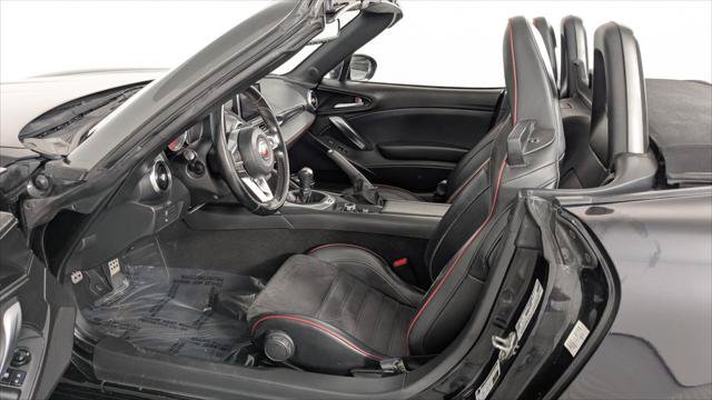 Used 2018 FIAT 124 Spider Abarth w/ Convenience Group RWD image 12