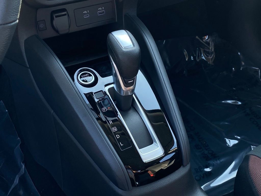 New 2025 Nissan Versa SR w/ Trunk Package image 28