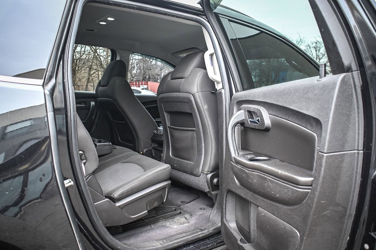 Used 2012 Chevrolet Traverse LT FWD image 14