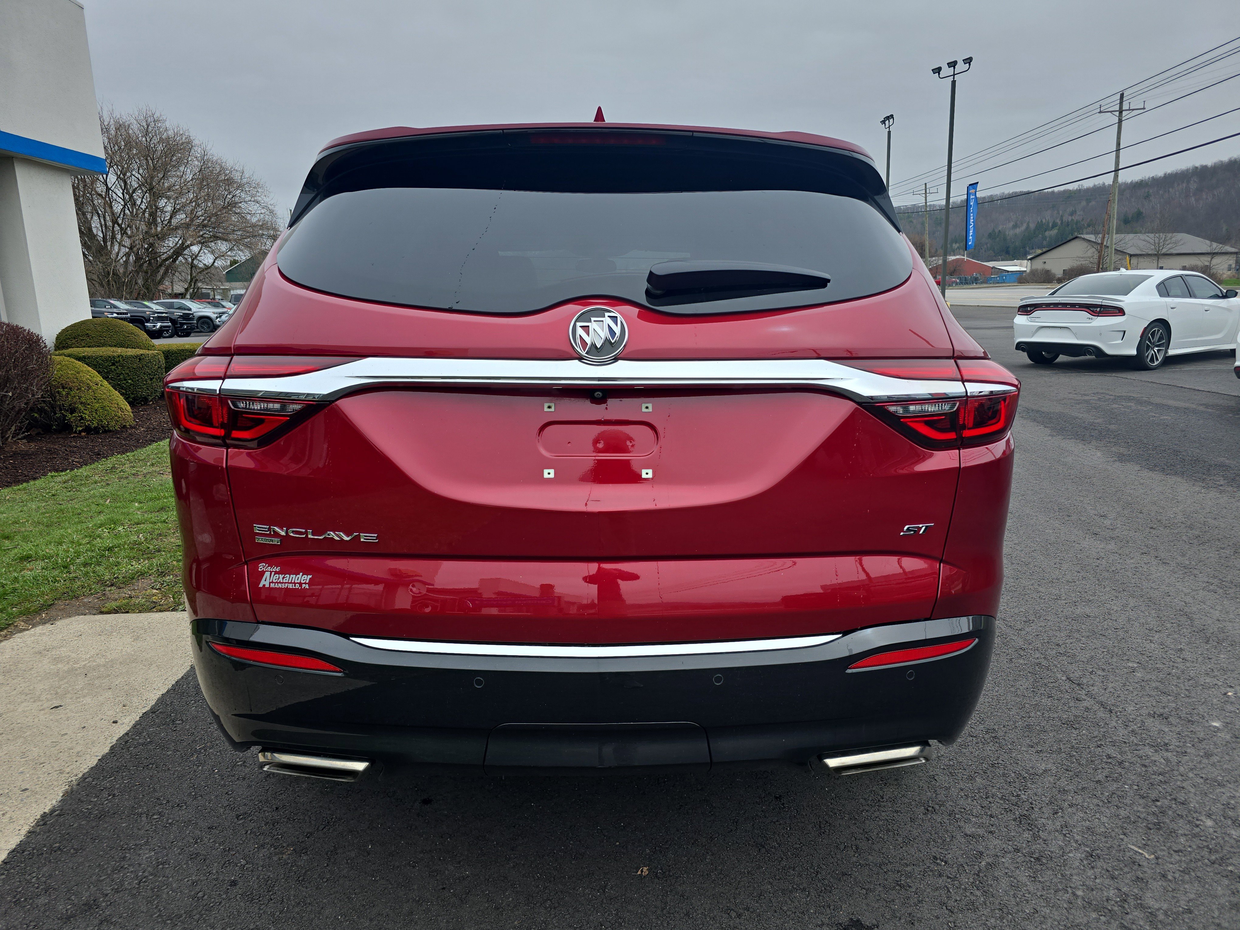 Used 2021 Buick Enclave Essence w/ Sport Touring Edition AWD/4WD image 4