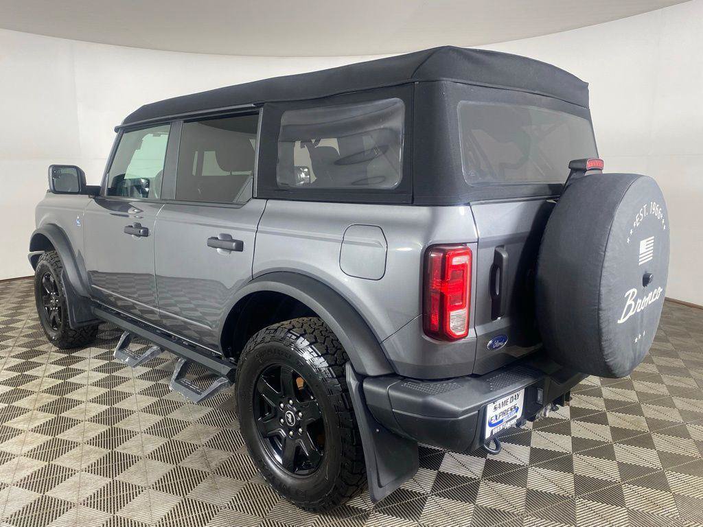 Used 2024 Ford Bronco Black Diamond AWD/4WD image 9
