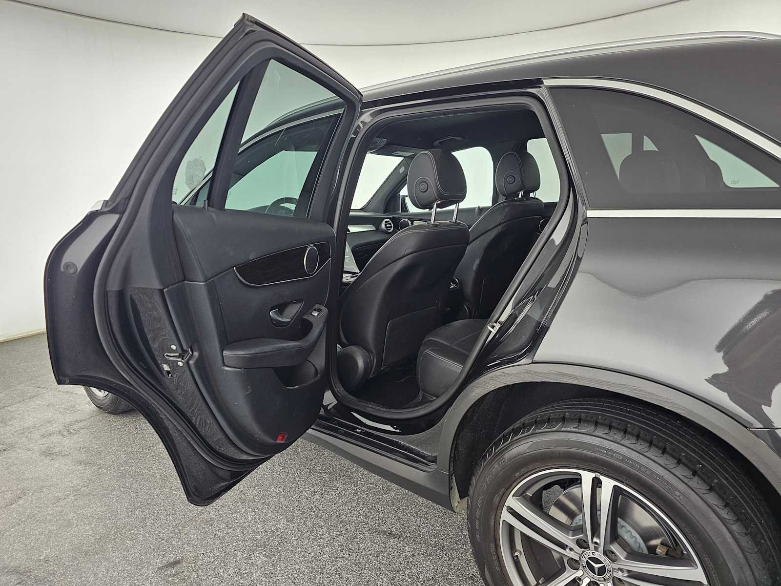 Used 2020 Mercedes-Benz GLC 300 4MATIC image 15
