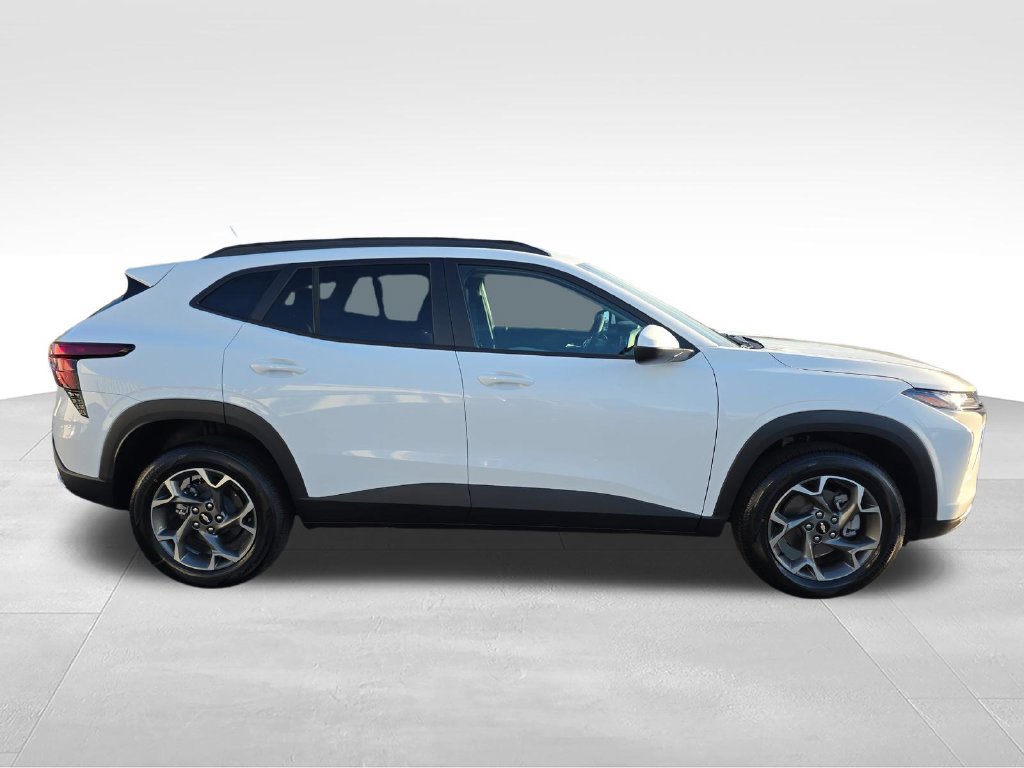 New 2026 Chevrolet Trax LT w/ LT Convenience Package FWD image 6