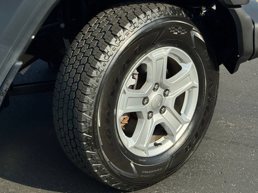Used 2023 Jeep Wrangler Unlimited Sport AWD/4WD image 9