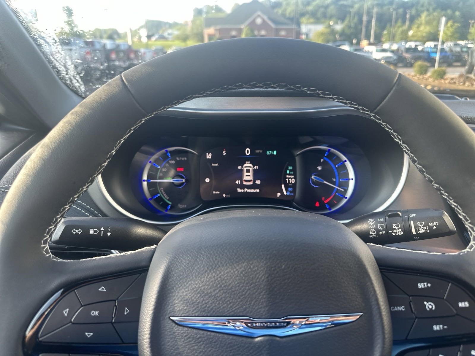 New 2024 Chrysler Pacifica Premium FWD image 40