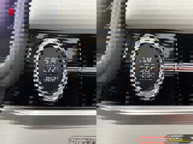 Used 2025 Mitsubishi Outlander SE image 11