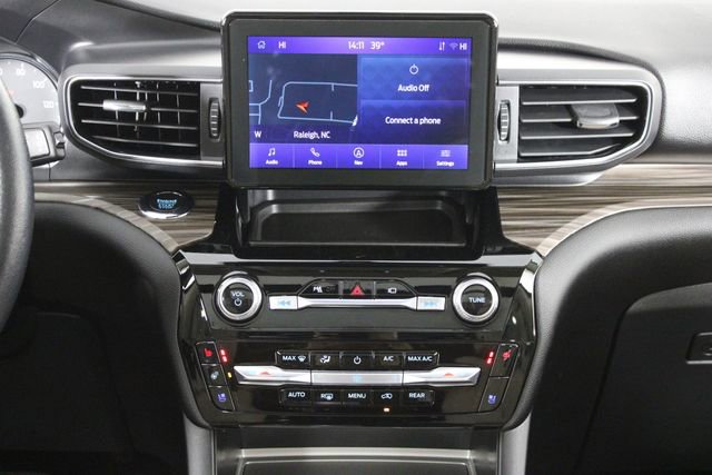 Used 2022 Ford Explorer Limited w/ Equipment Group 301A image 34