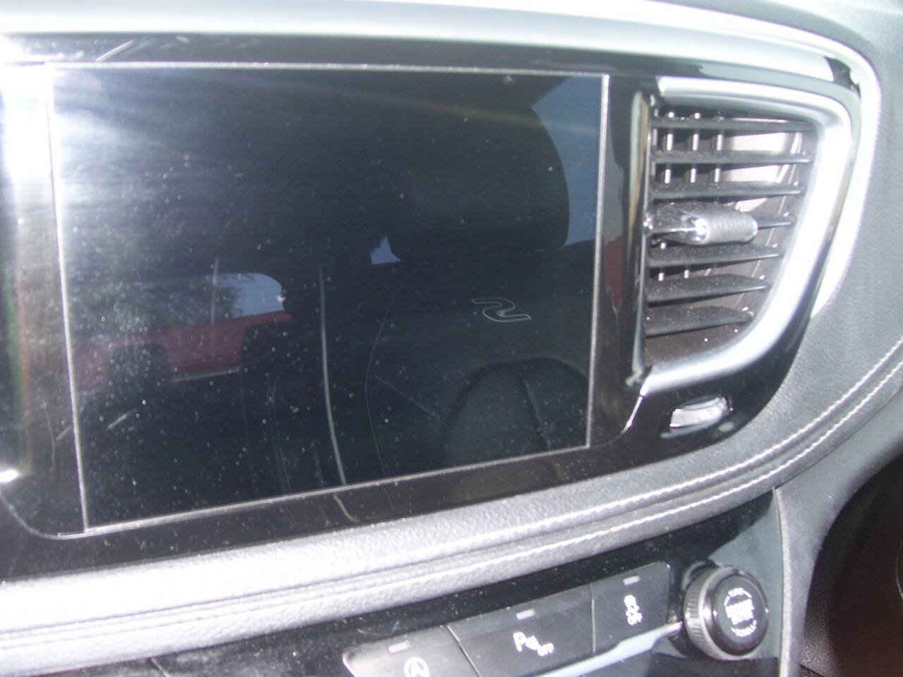 Used 2018 Chrysler Pacifica Limited w/ S Appearance Package FWD image 11