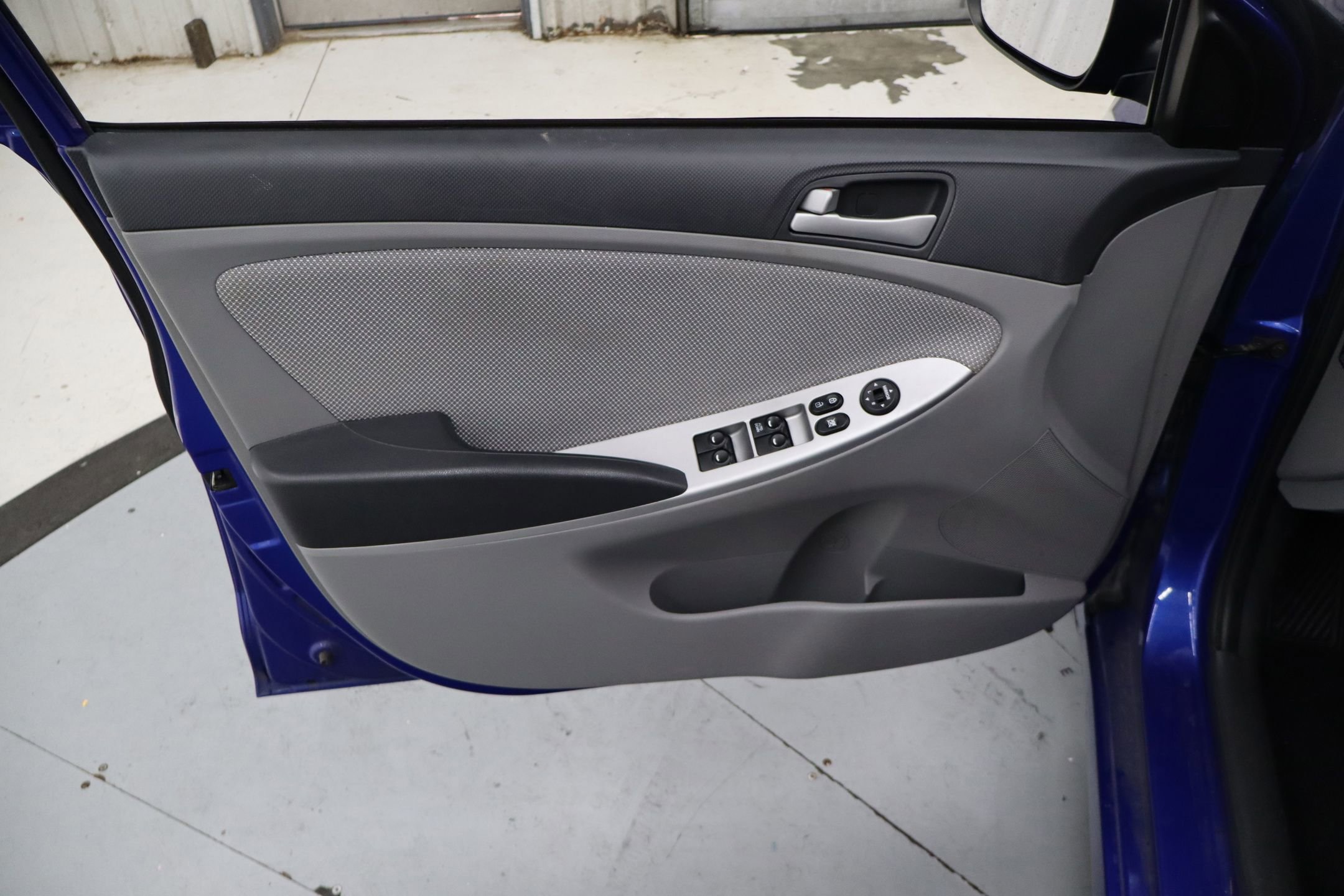 Used 2014 Hyundai Accent GLS FWD image 12