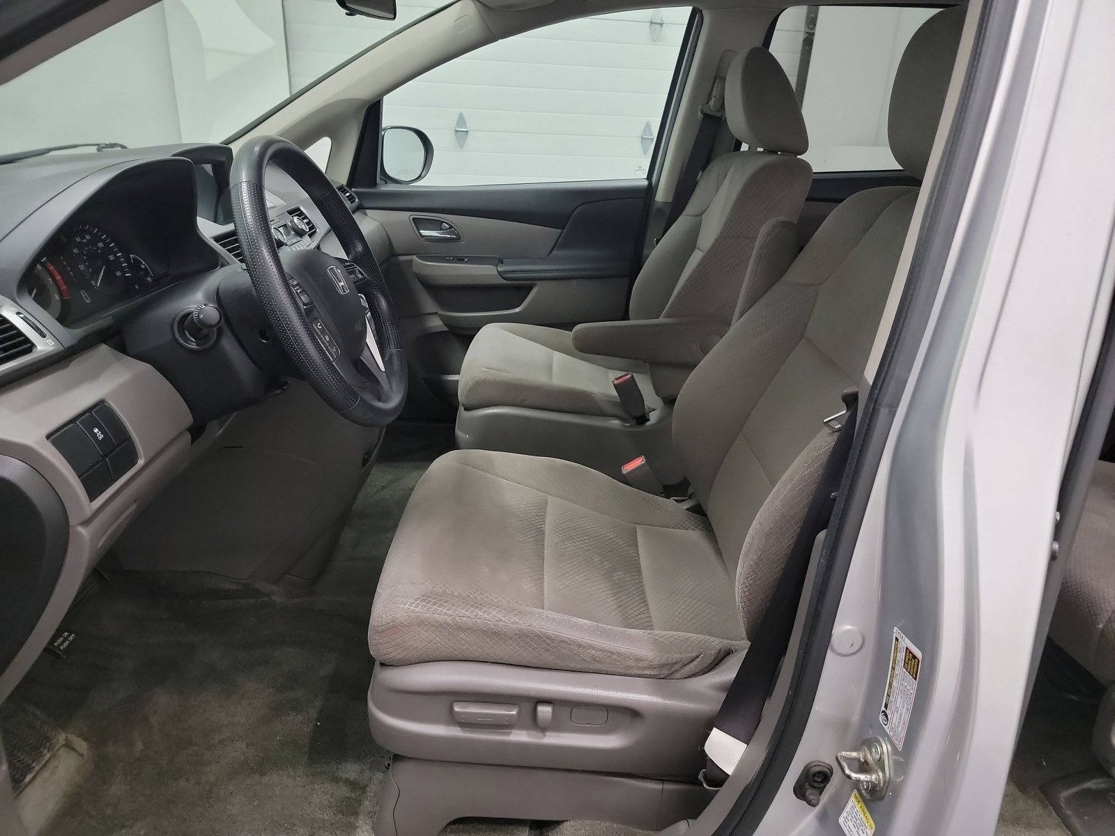 Used 2015 Honda Odyssey LX image 12