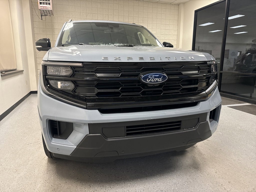 New 2025 Ford Expedition Max Active image 9