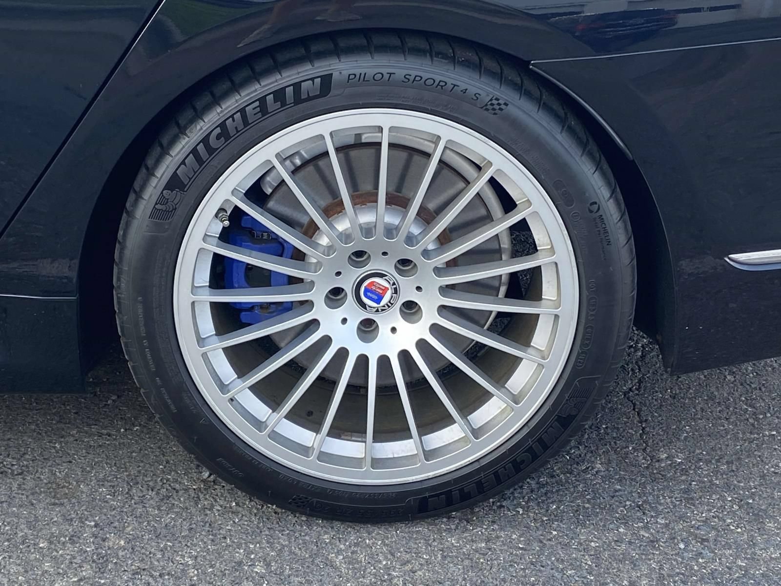 Used 2017 BMW ALPINA B7 xDrive AWD/4WD image 10