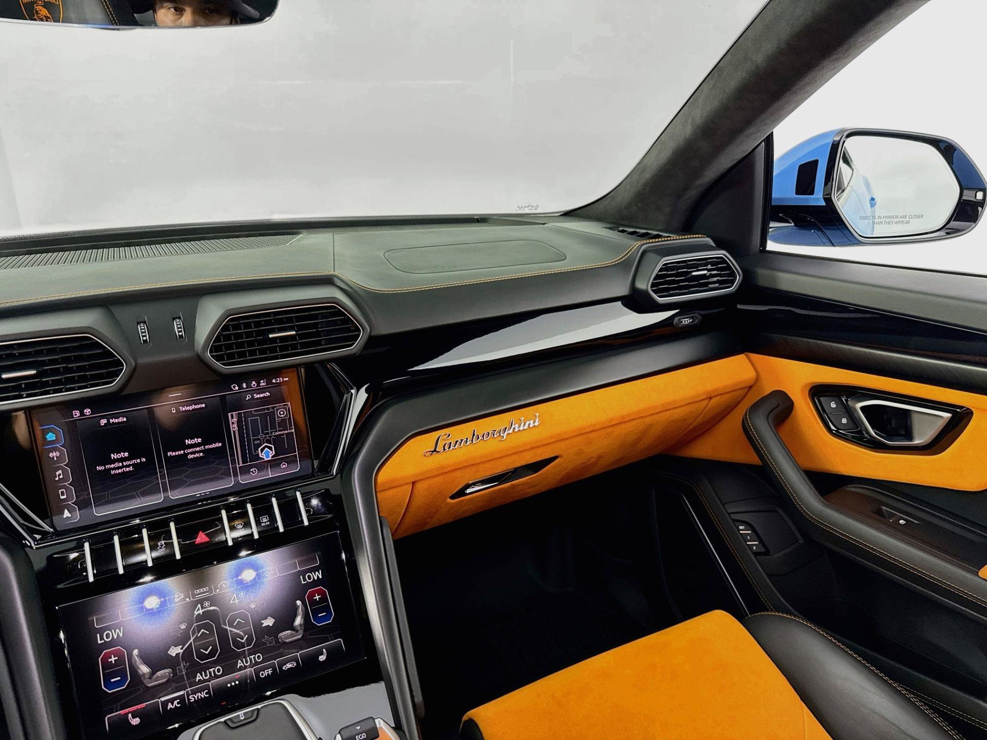 Used 2022 Lamborghini Urus AWD/4WD image 28