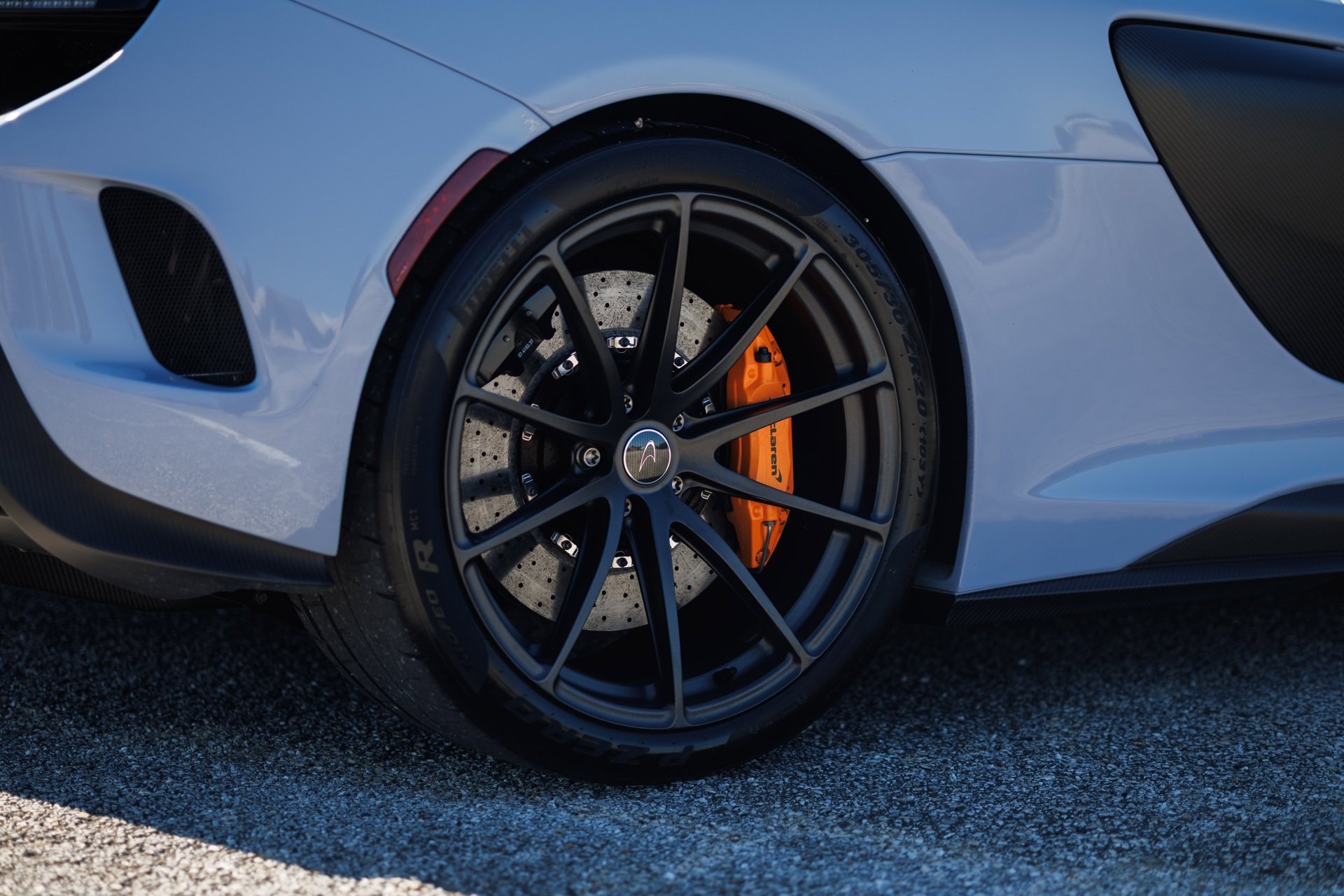 Used 2016 McLaren 675LT Spider image 30