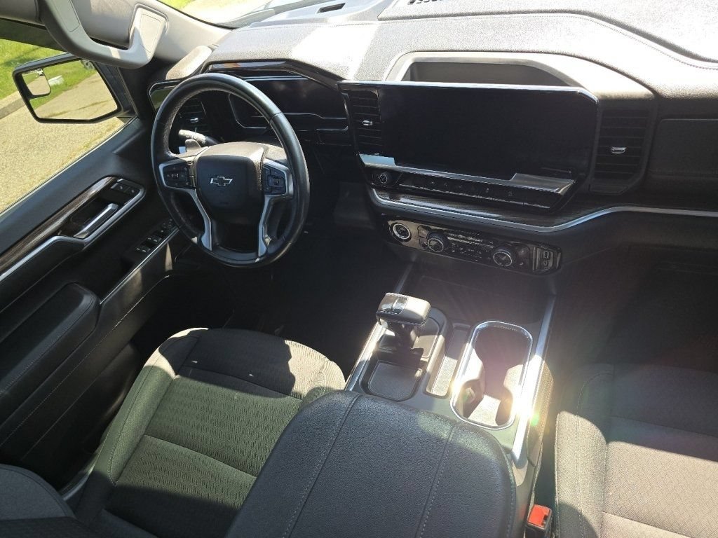 Used 2023 Chevrolet Silverado 1500 RST AWD/4WD image 28