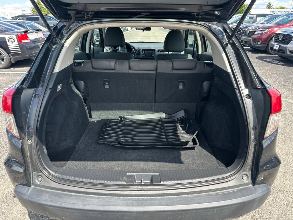 Used 2021 Honda HR-V LX image 9