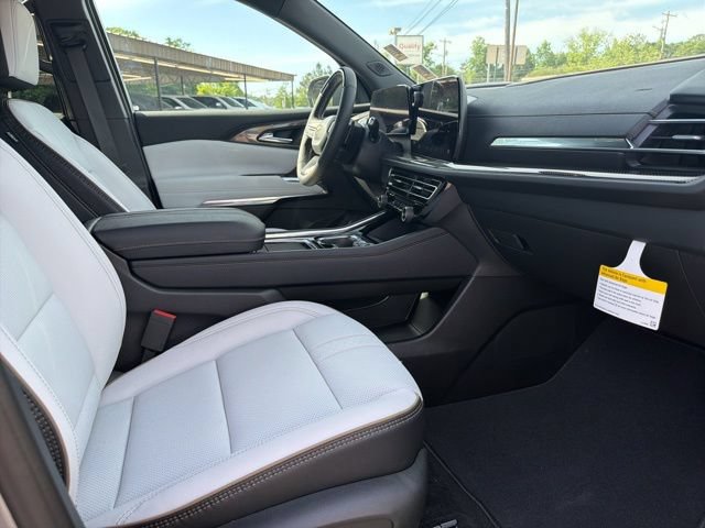 New 2026 Chevrolet Traverse High Country FWD image 17