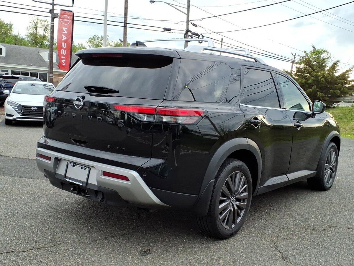 Certified 2023 Nissan Pathfinder SL w/ SL Premium Package AWD/4WD image 5