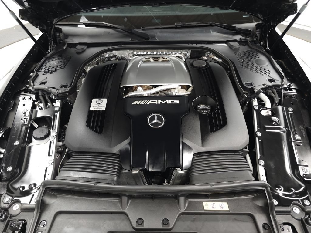 Used 2022 Mercedes-Benz SL 55 AMG 4MATIC w/ Driver Assistance Package image 39