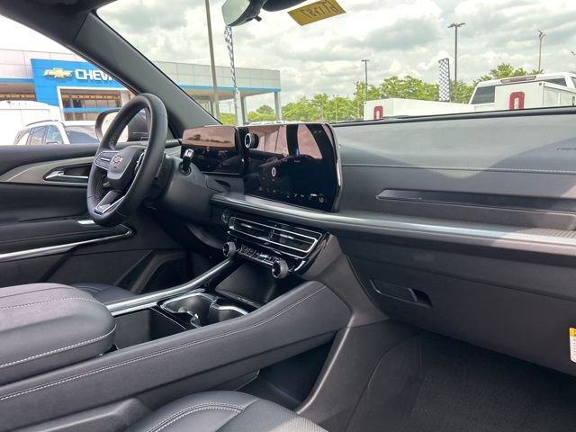 New 2026 Chevrolet Traverse LT w/ Sun and Wheel Package FWD image 35