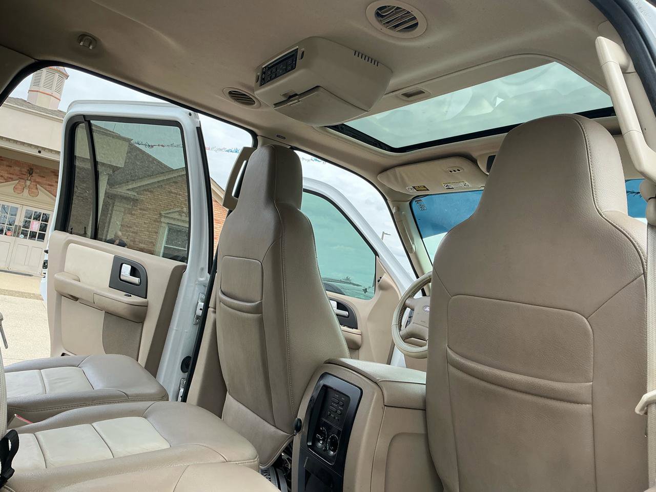 Used 2003 Ford Expedition Eddie Bauer image 21
