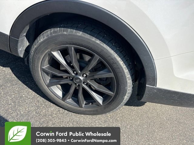 Used 2017 Ford Explorer XLT w/ Equipment Group 202A FWD image 8