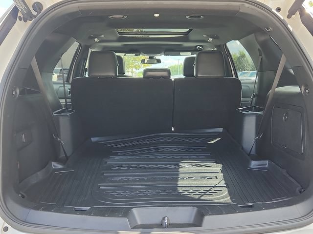 Used 2019 Ford Explorer XLT w/ Equipment Group 202A AWD/4WD image 29