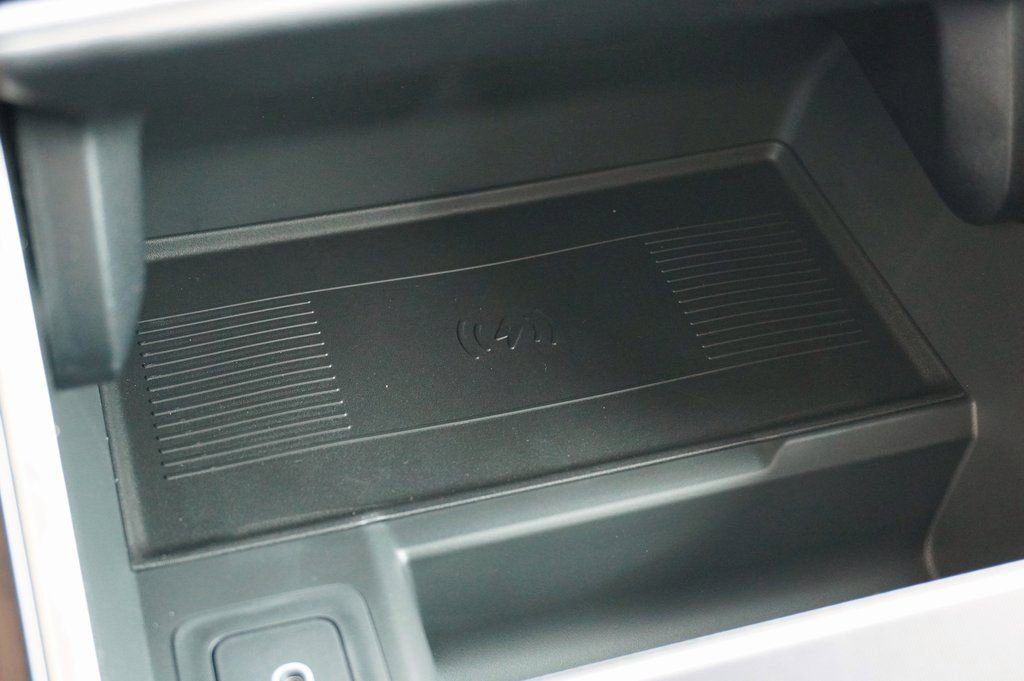 Certified 2026 Land Rover Range Rover Velar Dynamic SE AWD/4WD image 27