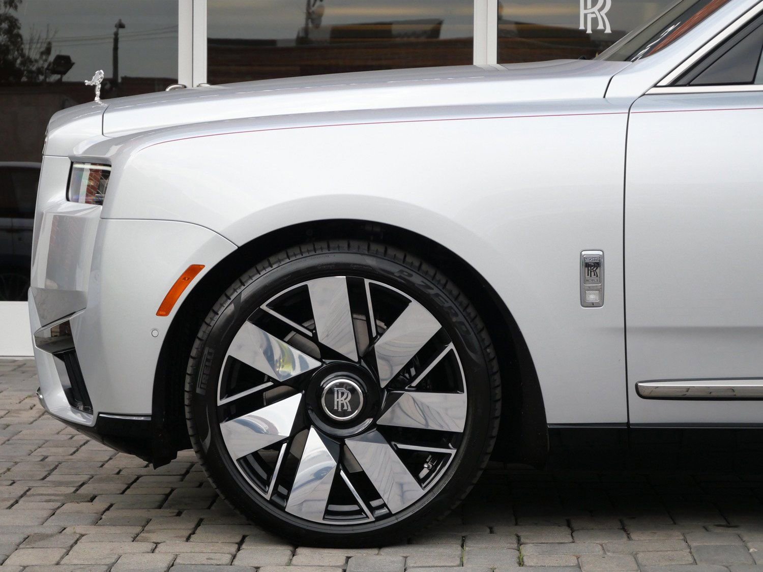 New 2025 Rolls-Royce Cullinan image 12