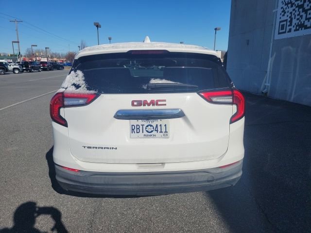 Used 2024 GMC Terrain SLE image 4