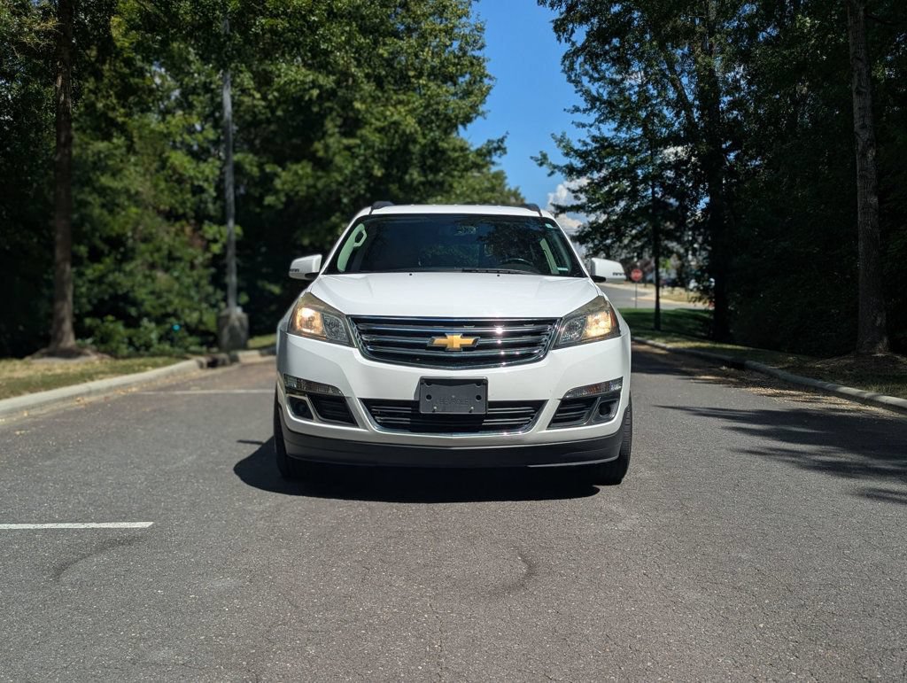 Used 2017 Chevrolet Traverse LT AWD/4WD image 4