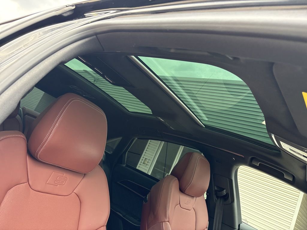 Used 2024 Audi S8 image 18