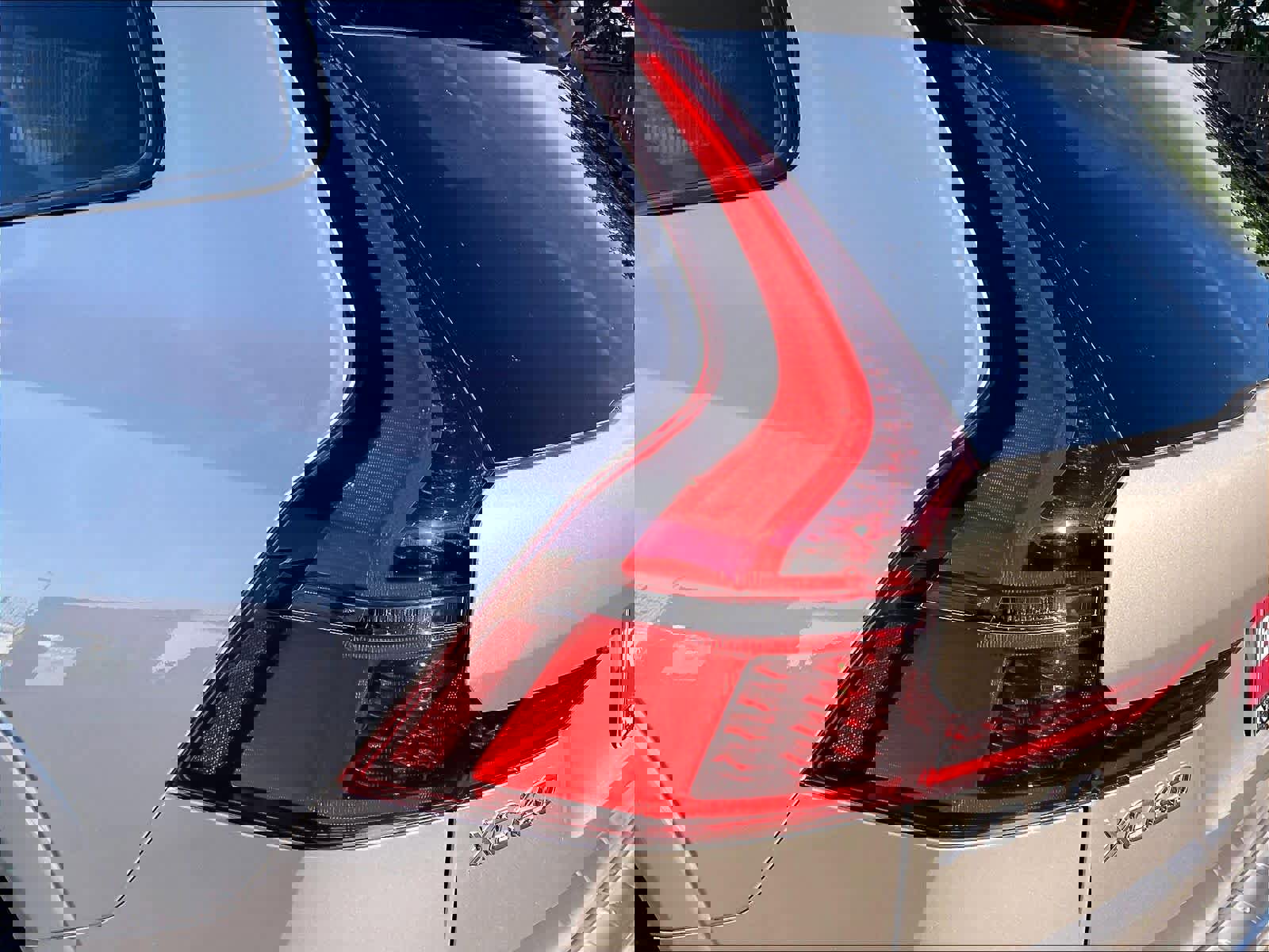 New 2026 Volvo XC60 B5 Plus w/ Protection Package Premier image 25