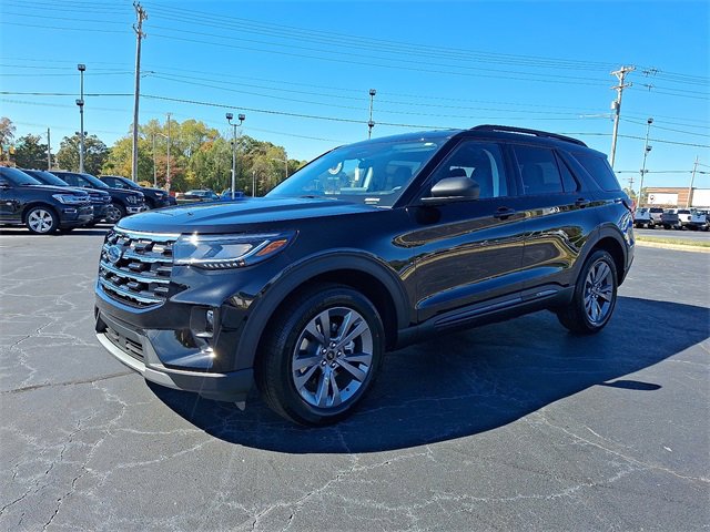 New 2026 Ford Explorer Active w/ Active Comfort Package image 3