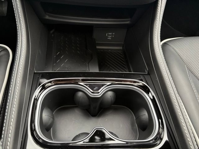 New 2027 Chrysler Pacifica Limited FWD image 30