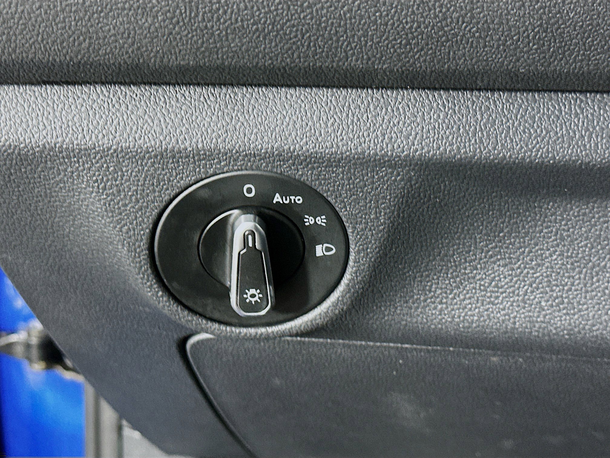 Used 2024 Volkswagen Jetta SE FWD image 17