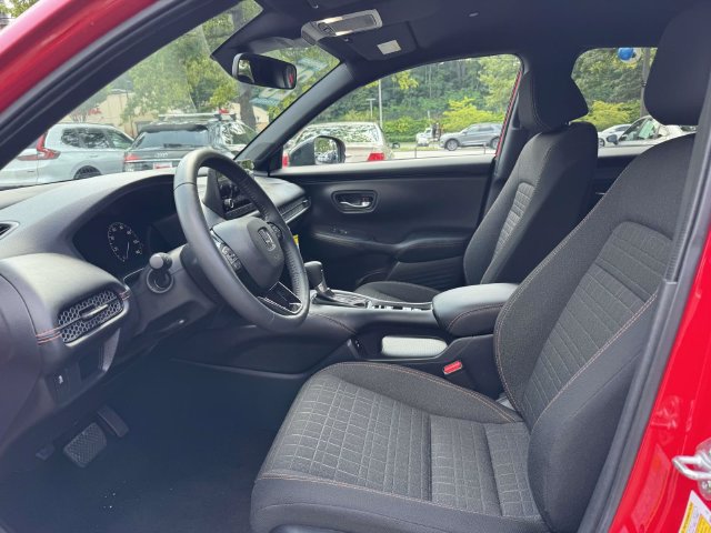 Used 2025 Honda HR-V Sport image 19