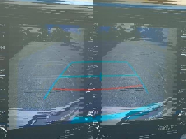 Used 2022 Toyota Highlander LE image 14