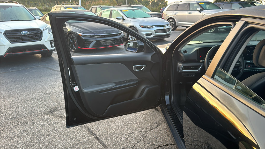 Used 2025 Kia K4 FWD image 15