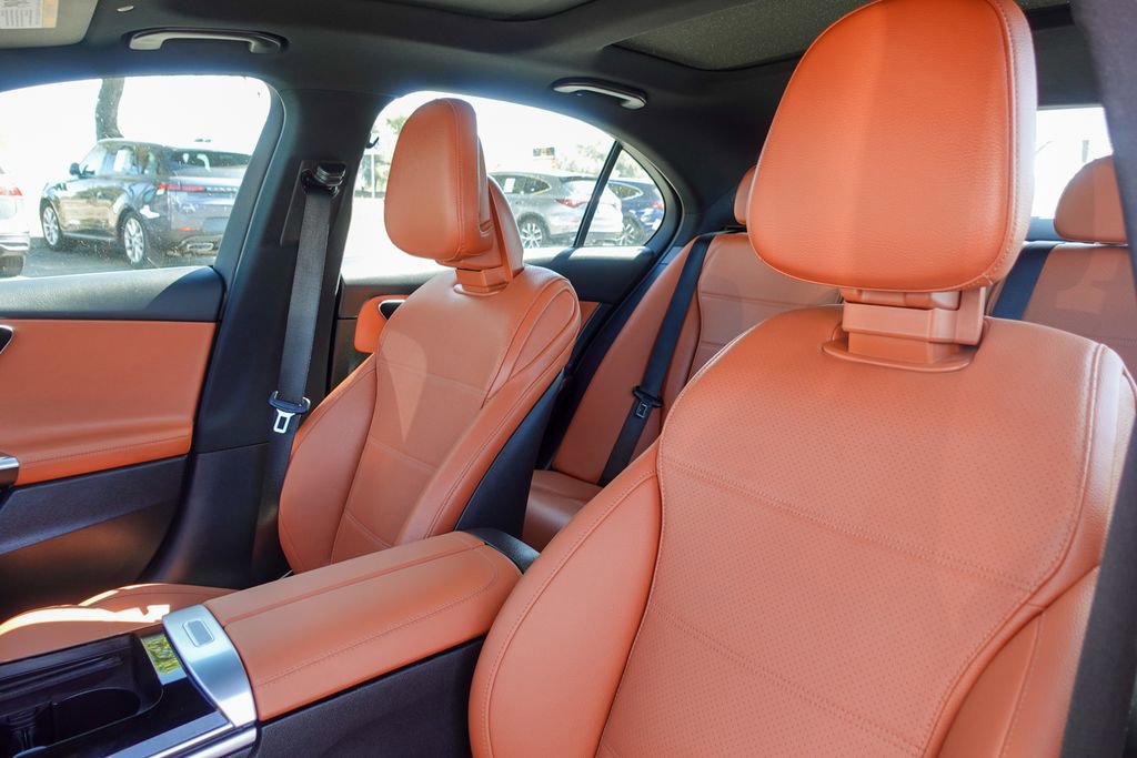 Used 2025 Mercedes-Benz C 300 4MATIC Sedan image 22