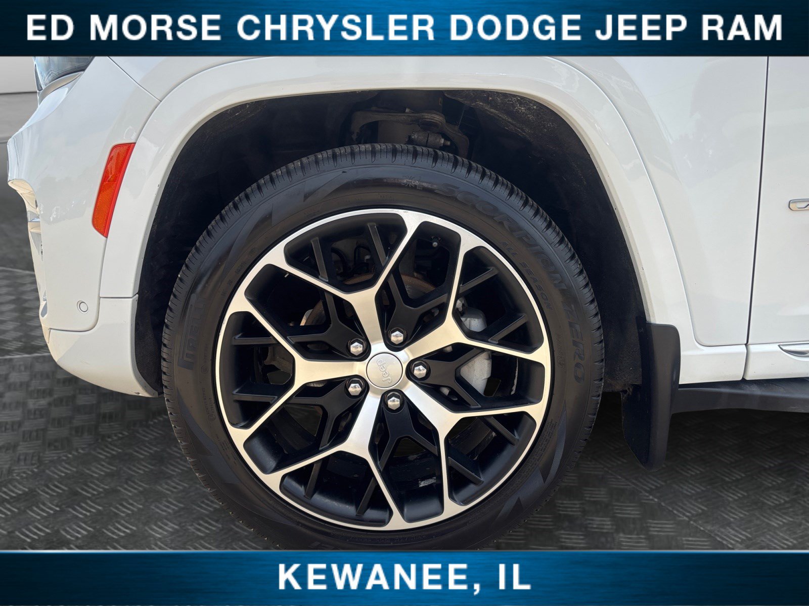 Used 2022 Jeep Grand Cherokee Summit AWD/4WD image 14
