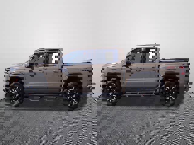 Used 2023 Nissan Frontier PRO-4X w/ Tow Package image 2