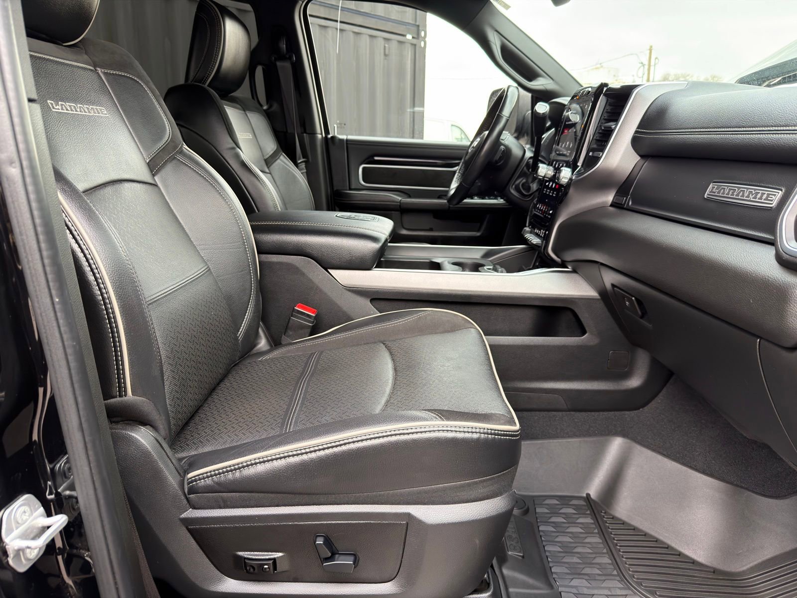 Used 2020 RAM 3500 Laramie image 39