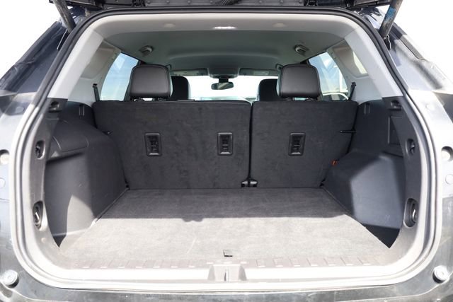 Used 2024 GMC Terrain SLT image 24