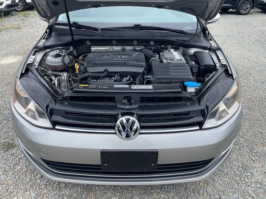 Used 2015 Volkswagen Golf S FWD image 24
