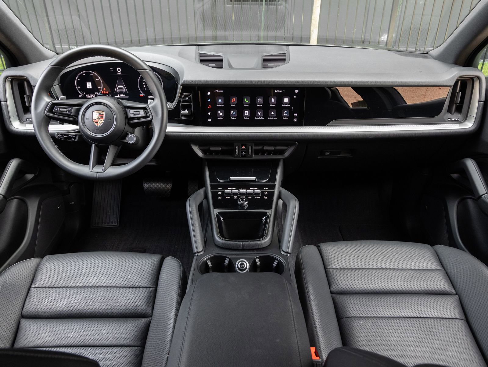 Certified 2025 Porsche Cayenne image 12