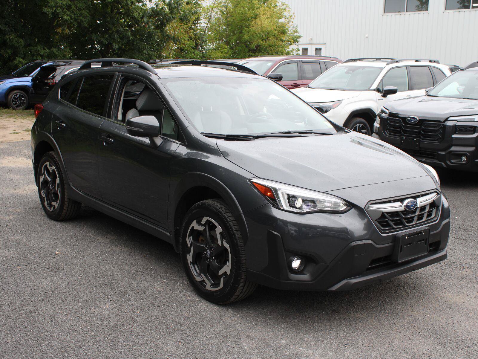 Certified 2022 Subaru Crosstrek 2.5i Limited w/ Moonroof Package 2 AWD/4WD image 3